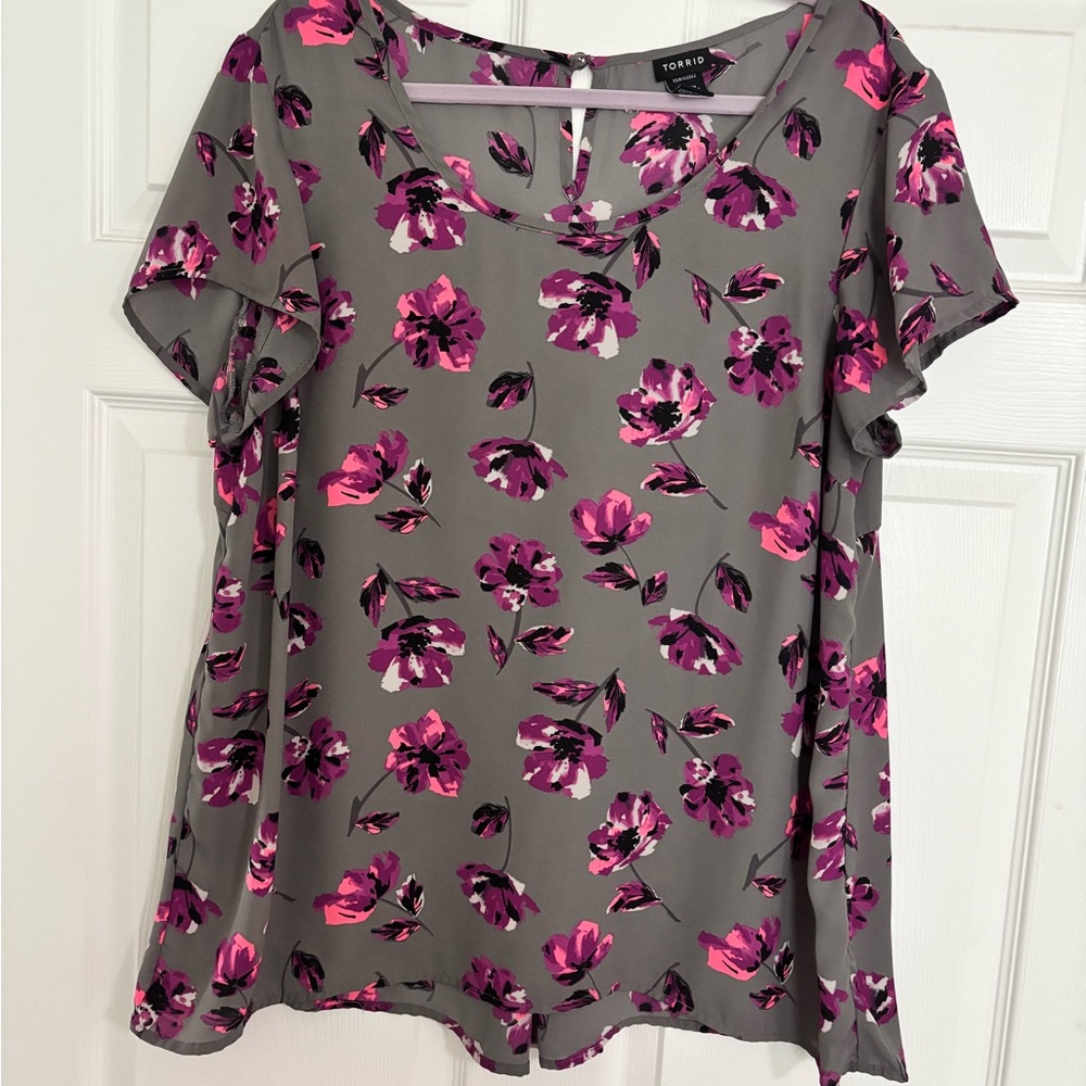 Torrid Gray Floral Scoop Neck Top with Pink Accents